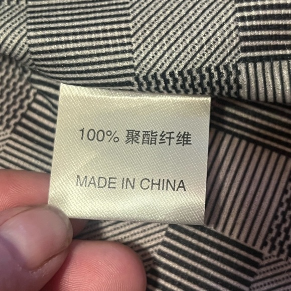 Outdoor Diamond Candy gore-tex pink and purple medium weight jacket with hood - Picture 11 of 12